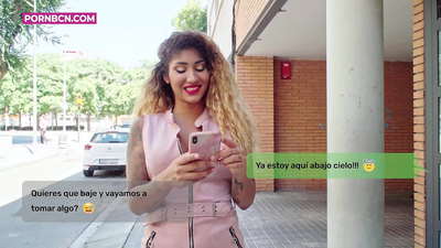 ומגעטרייַ פרוי וועגן צו באַרען איר יונג ליבהאָבער שווער בשעת איר מאַן אַרבעט. לאַטינאַ מיט טיץ און אַ גרויס טאָכעס. ווענוס אַפראָדיטע.